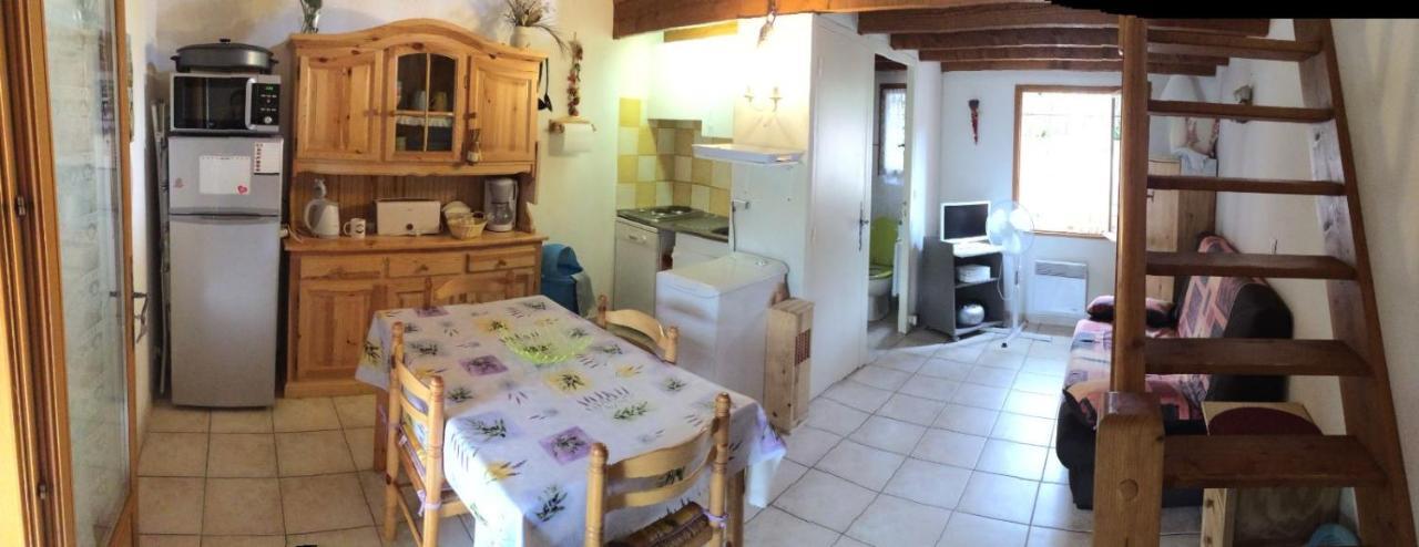 Mazet De Vacances Dans Le Domaine De L'Espai Saint-Martin-de-Bromes Exterior photo